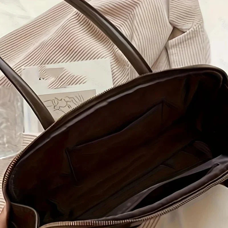 Bolsa Feminina de Ombro com Costuras Elegantes Modelo Verona Classique