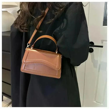 Bolsa Feminina Transversal com Design Estruturado Modelo Belle Époque